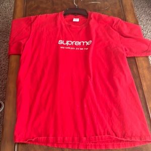 Supreme tshirt